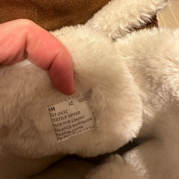 NWT Arizona boots! Never been worn! - Picture 4 of 6